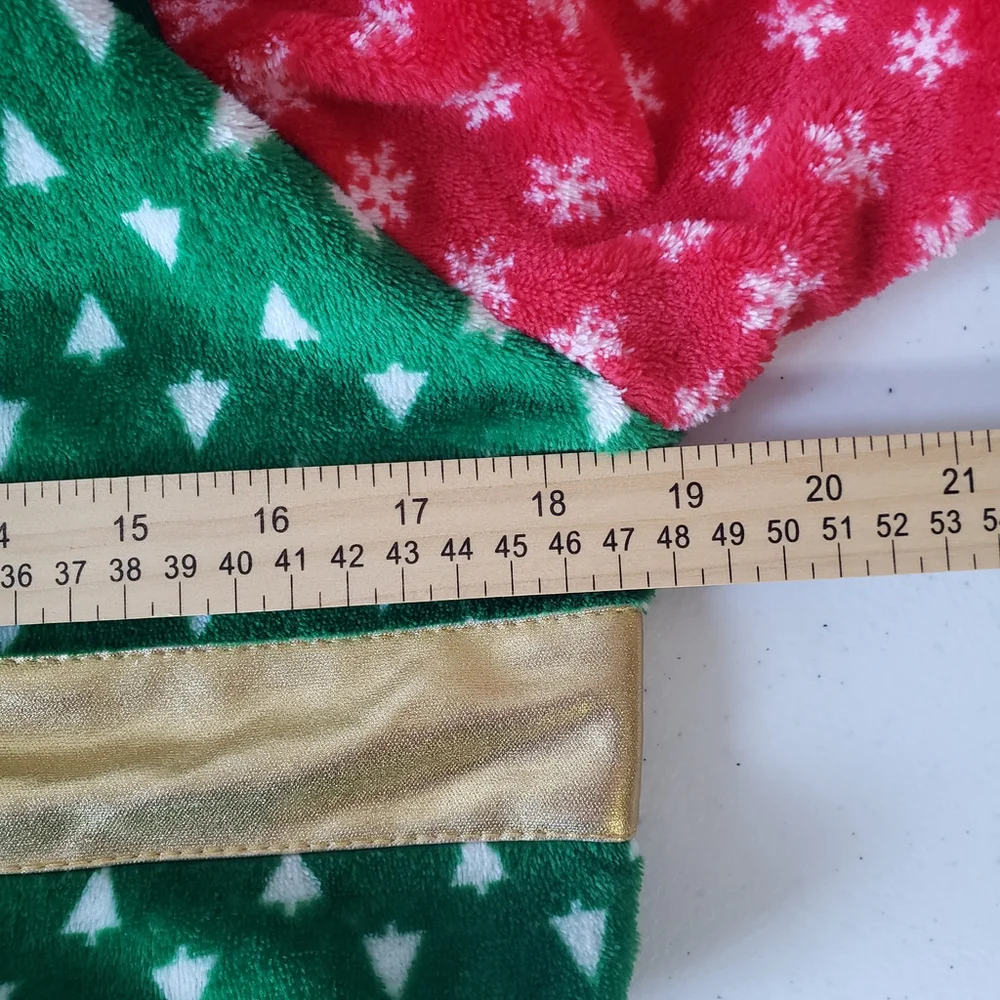 Secret Treasures Women Medium Pajamas One Piece Christmas Holiday Cozy Red Green
